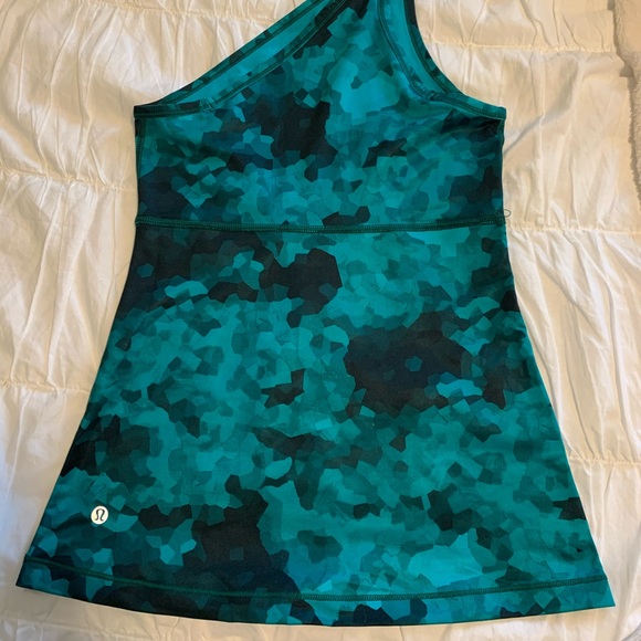LULULEMON Green and blue camo one shoulder tanktop - Picture 1 of 3
